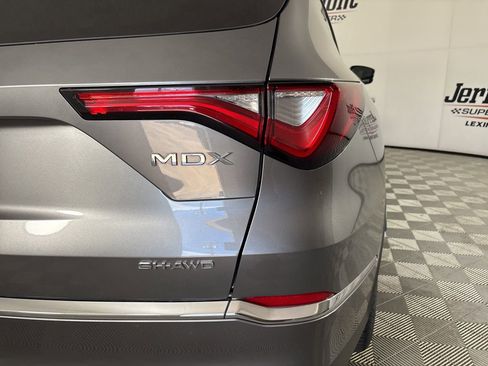 Used 2023 Acura MDX SH-AWD image 34