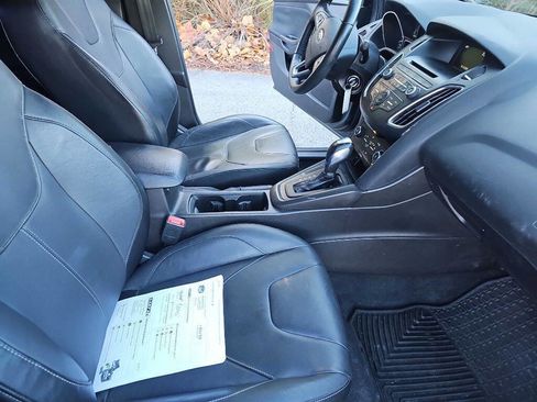 Used 2015 Ford Focus SE w/ Equipment Group 201A image 15
