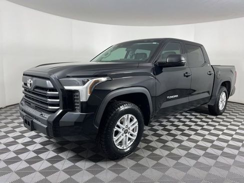 Used 2023 Toyota Tundra SR5 w/ SR5 Premium Package AWD/4WD image 4