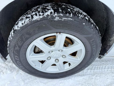 Used 2012 Chrysler Town & Country Touring image 11