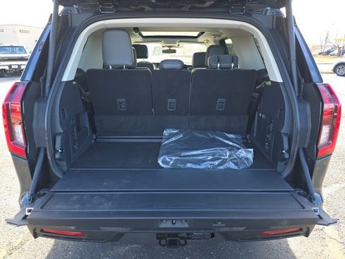 New 2025 Ford Expedition Active image 17