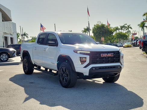 Used 2025 GMC Canyon Elevation w/ Convenience Package AWD/4WD image 3