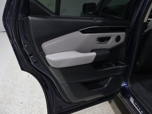 Used 2025 Honda Pilot Touring image 19