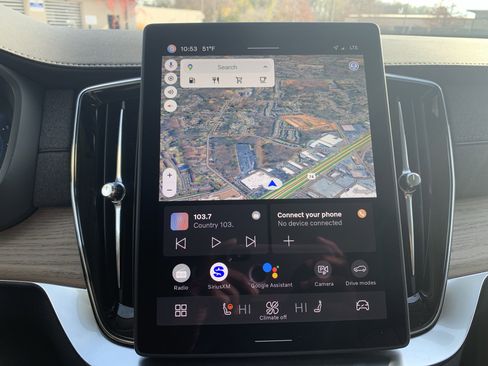 Used 2025 Volvo XC90 B6 Plus image 24