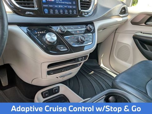 Used 2017 Chrysler Pacifica Touring-L Plus w/ Advanced Safetytec Group FWD image 28