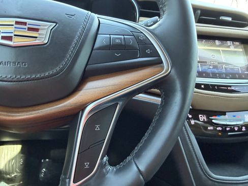 Used 2018 Cadillac XT5 Platinum w/ Driver Assist Package image 27
