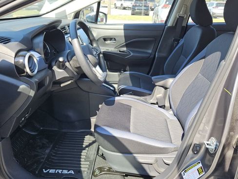 New 2025 Nissan Versa SV w/ Trunk Package FWD image 3