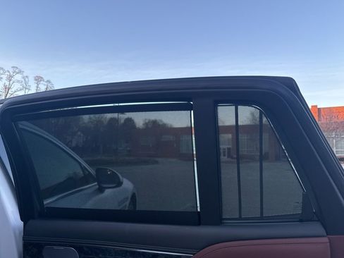 Used 2025 Genesis G90 3.5T image 31