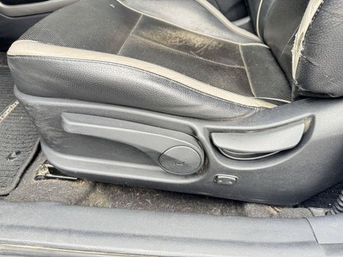 Used 2013 Hyundai Veloster Turbo FWD image 10