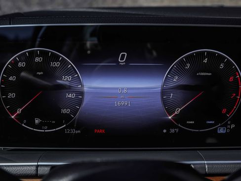 Used 2024 Mercedes-Benz GLS 450 4MATIC image 27