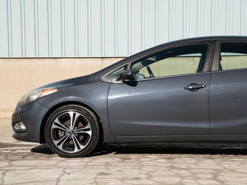 Used 2015 Kia Forte EX w/ UVO Package W/17" Alloys image 7