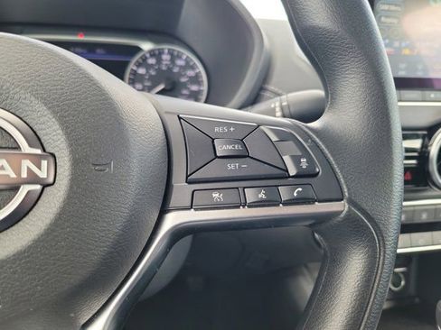Used 2025 Nissan Sentra SV FWD image 26