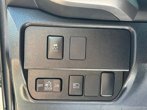 Certified 2023 Toyota Tacoma SR5 AWD/4WD image 22