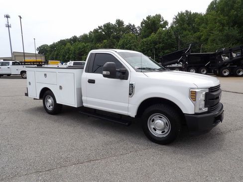 Used 2019 Ford F250 XL w/ Power Equipment Group RWD image 10