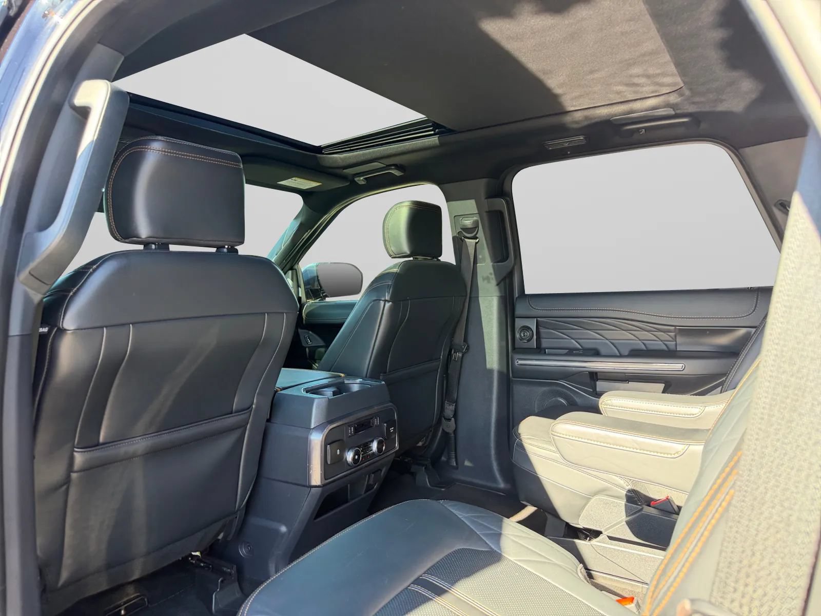 Used 2023 Ford Expedition Platinum AWD/4WD image 25
