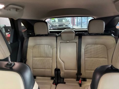 Used 2020 Ford Escape SEL image 35