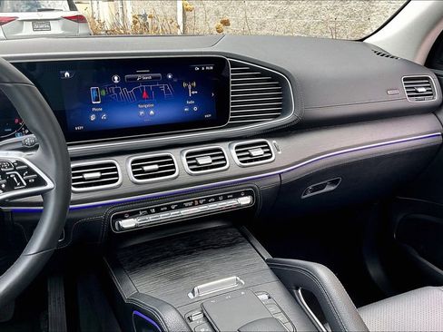 Certified 2024 Mercedes-Benz GLS 450 4MATIC image 6