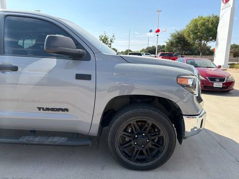 Used 2020 Toyota Tundra SR5 w/ SR5 Upgrade Package AWD/4WD image 8