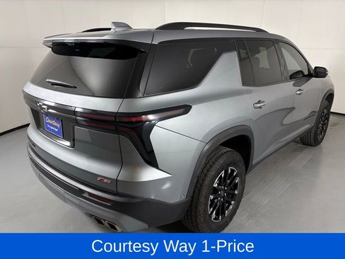 Used 2024 Chevrolet Traverse Z71 w/ Enhanced Driving Package AWD/4WD image 11