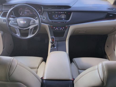 Used 2017 Cadillac XT5 Luxury w/ Driver Awareness Package image 14