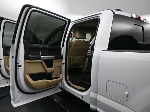 Used 2021 Ford F250 Lariat w/ Lariat Ultimate Package AWD/4WD image 18
