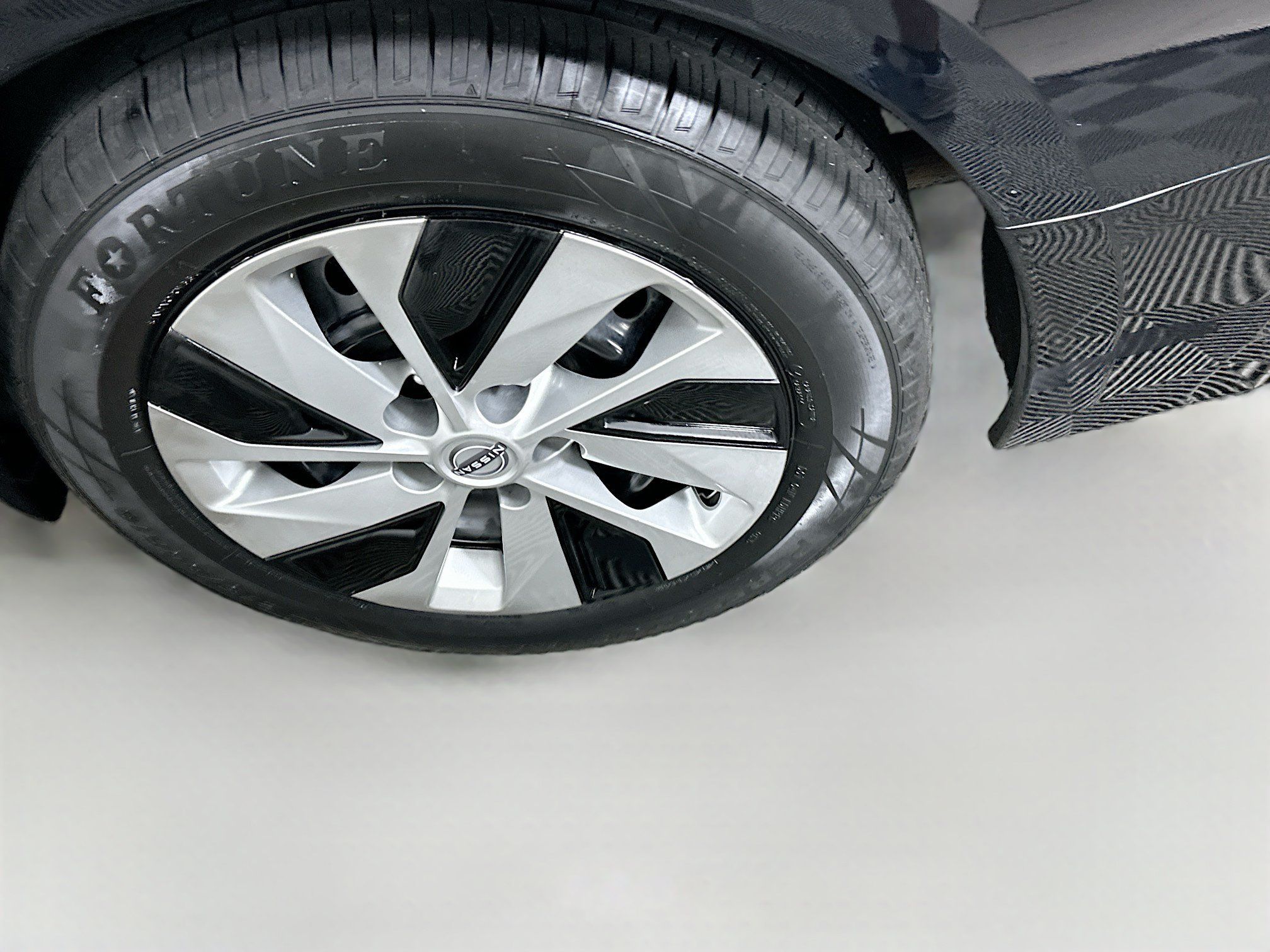 Used 2024 Nissan Altima 2.5 S FWD image 11