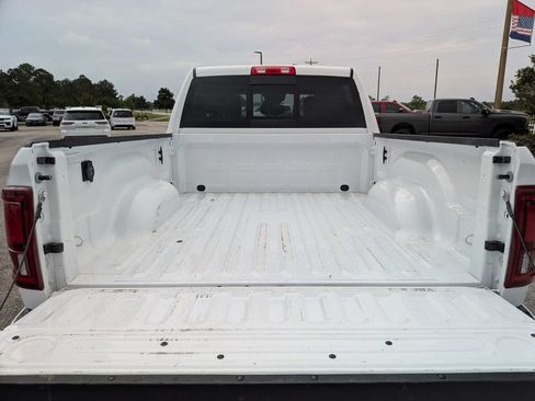 Used 2026 RAM 2500 Laramie AWD/4WD image 32