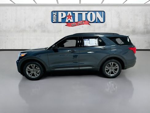 Used 2022 Ford Explorer XLT w/ Equipment Group 202A RWD image 4