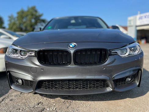 Used 2018 BMW 320i xDrive Sedan AWD/4WD image 4