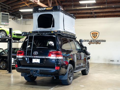 Used 2019 Toyota Land Cruiser image 14