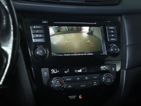 Used 2020 Nissan Rogue SV FWD image 31