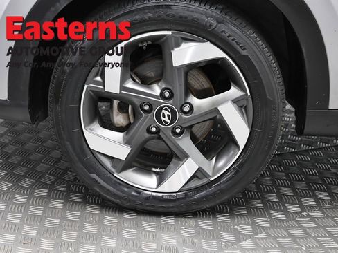 Used 2023 Hyundai Venue SEL image 33