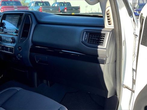 Used 2022 Nissan Titan SV image 16