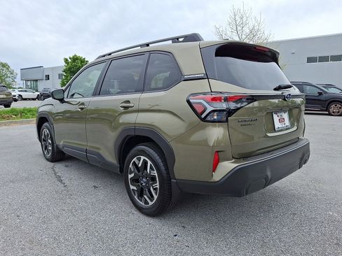 Certified 2025 Subaru Forester Premium AWD/4WD image 4
