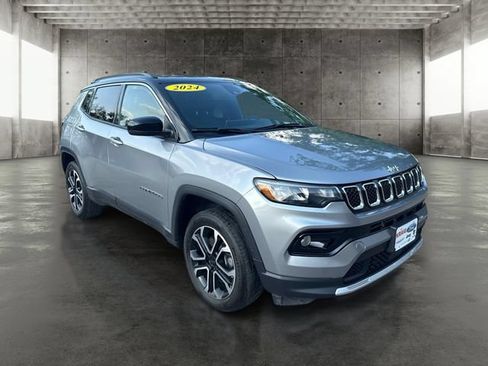 Used 2024 Jeep Compass Limited AWD/4WD image 3