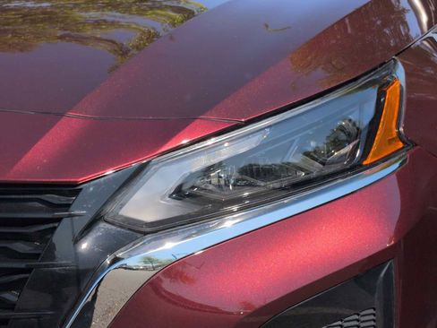 Used 2024 Nissan Altima 2.5 SV AWD/4WD image 11