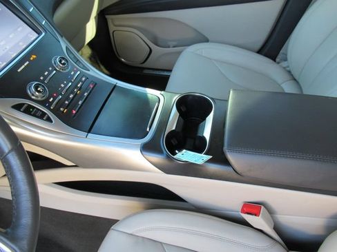 Used 2020 Lincoln Nautilus FWD image 19
