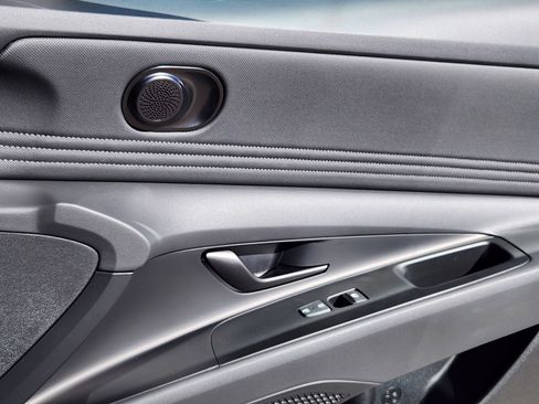 New 2025 Hyundai Elantra Sport image 13