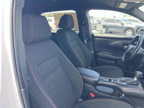 Certified 2025 Honda HR-V Sport image 28