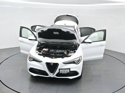 Used 2022 Alfa Romeo Stelvio Ti image 32