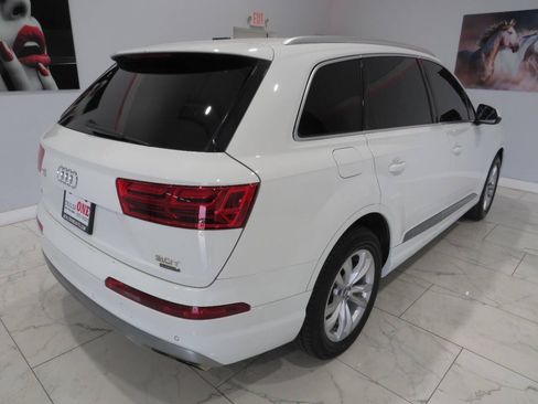 Used 2017 Audi Q7 3.0T Premium Plus w/ Premium Plus Package AWD/4WD image 4