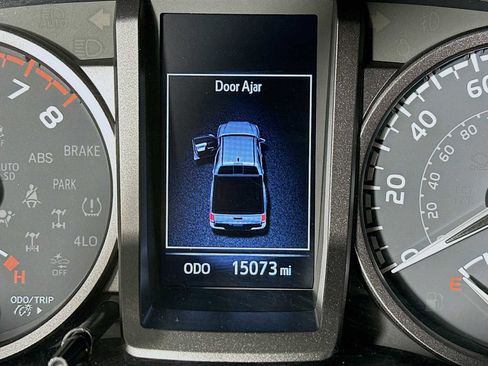 Used 2021 Toyota Tacoma TRD Off-Road w/ TRD Premium Off Road Package image 12