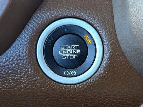 Used 2019 RAM 1500 Laramie image 17