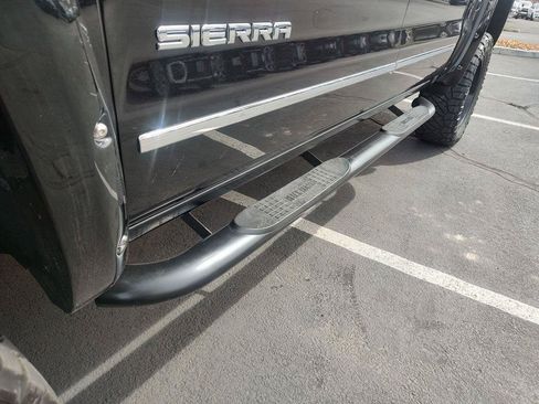 Used 2017 GMC Sierra 1500 SLT w/ SLT Preferred Package AWD/4WD image 10