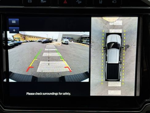 Used 2022 Ford F250 Lariat w/ Black Appearance Package image 30