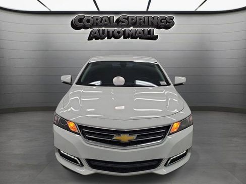 Used 2019 Chevrolet Impala LT FWD image 2