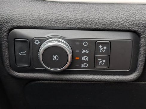 Used 2021 Ford Explorer XLT w/ Equipment Group 202A RWD image 24