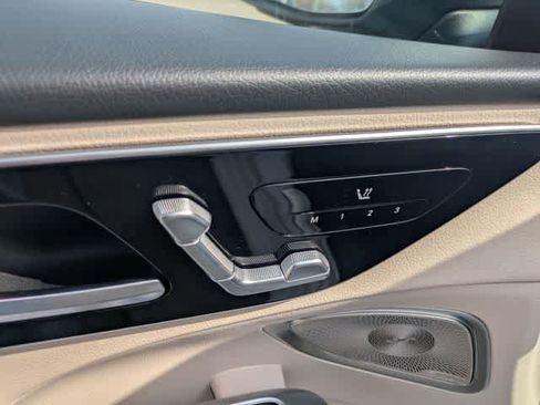 Used 2023 Mercedes-Benz C 300 4MATIC Sedan w/ Exclusive Trim Package image 17