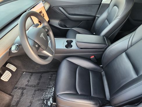 Used 2022 Tesla Model Y Performance AWD/4WD image 6