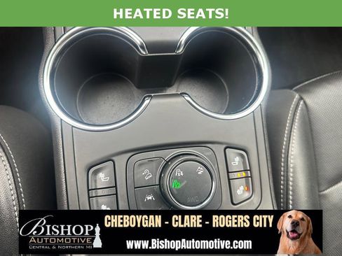 Used 2024 GMC Terrain SLT image 12